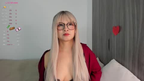 Snapshot of sara_kim_ chatting on 25, 2, 2025 Sara new account give me thomb up Follow me help me reach 15k followers again online show from 25, 2, 2025