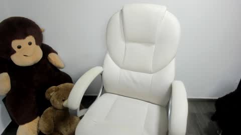 sarah  LIZCANO....... online show from 15, 12, 2024