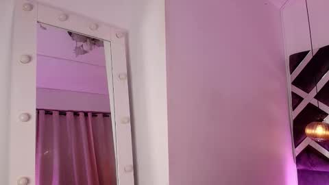 sara_lopee1 online show from 15, 10, 2025