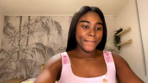 Snapshot of sara_muscle chatting on 18, 6, 2026 Sara online show from 18, 6, 2026