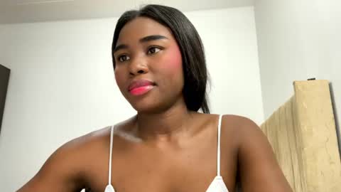 Snapshot of sara_muscle chatting on 4, 7, 2026 Sara online show from 4, 7, 2026