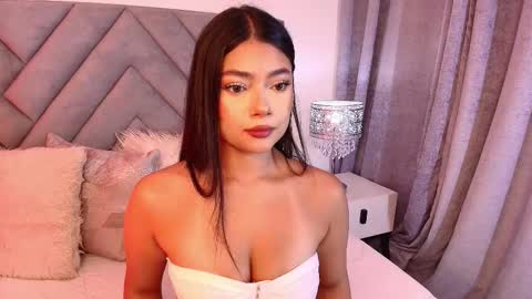 sara_owens7 online show from 23, 3, 2026