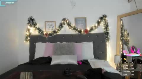 Snapshot of sara_puertaa chatting on 16, 12, 2025 Sara online show from 16, 12, 2025