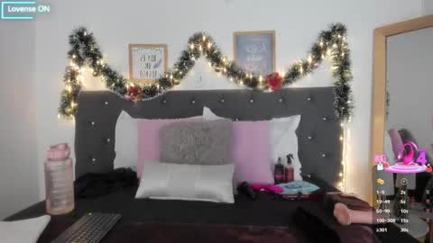 Snapshot of sara_puertaa chatting on 17, 12, 2025 Sara online show from 17, 12, 2025