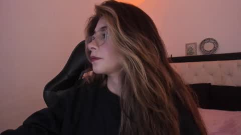 sara_roades online show from 13, 12, 2025