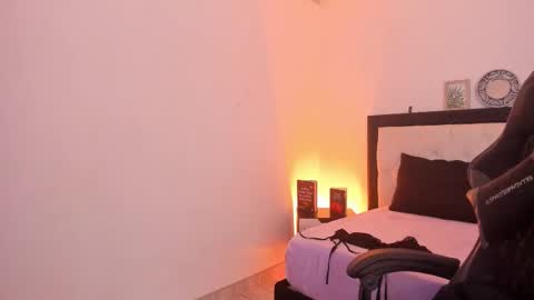 sara_roades online show from 14, 12, 2025