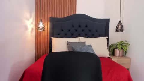 Snapshot of sara_stone17 chatting on 26, 12, 2024  -  online show from 26, 12, 2024