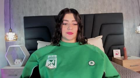 Snapshot of sara_stone17 chatting on 14, 1, 2025  -  online show from 14, 1, 2025