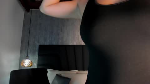 Snapshot of sara_stone17 chatting on 18, 2, 2025  -  online show from 18, 2, 2025