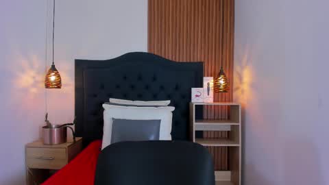 Snapshot of sara_stone17 chatting on 29, 9, 2025  -  online show from 29, 9, 2025