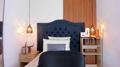 Snapshot of sara_stone17 chatting on 30, 9, 2025  -  online show from 30, 9, 2025