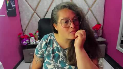 sara_thonson_ online show from 18, 4, 2026