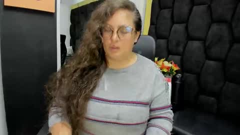 sara_thonson_ online show from 3, 6, 2026