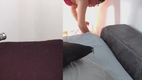 Snapshot of sara_velez_40 chatting on 5, 12, 2025 sara velez online show from 5, 12, 2025