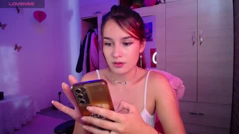 Snapshot of sara_wish_ chatting on 4, 12, 2024 Bri online show from 4, 12, 2024