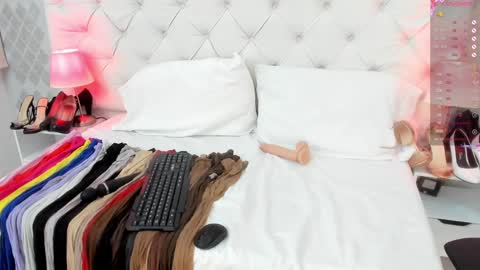 Saraa Gomez online show from 9, 1, 2025