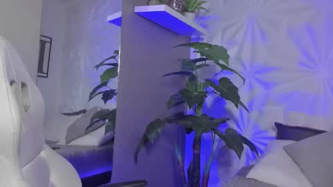 Snapshot of saraandsofi02 chatting on 21, 11, 2025 sofia gomez420 online show from 21, 11, 2025