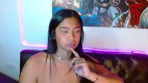 Snapshot of saraapril_1 chatting on 27, 12, 2024 SARAHGIL online show from 27, 12, 2024