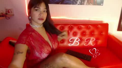 Snapshot of saraapril_1 chatting on 29, 12, 2024 SARAHGIL online show from 29, 12, 2024