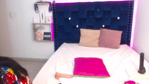 Snapshot of saraapril_1 chatting on 29, 1, 2025 SARAHGIL online show from 29, 1, 2025