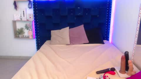Snapshot of saraapril_1 chatting on 2, 2, 2025 SARAHGIL online show from 2, 2, 2025