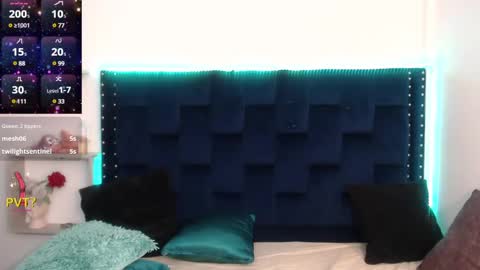 Snapshot of saraapril_1 chatting on 8, 3, 2025 SARAHGIL online show from 8, 3, 2025