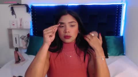 Snapshot of saraapril_1 chatting on 8, 3, 2025 SARAHGIL online show from 8, 3, 2025