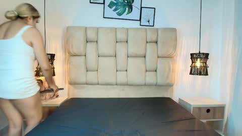 sarablonde_t online show from 6, 6, 2026