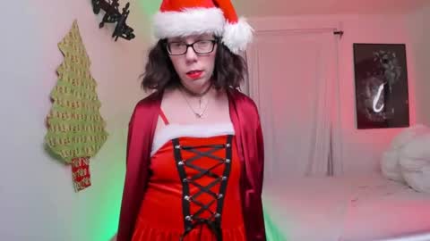 Sara Desire online show from 8, 12, 2024