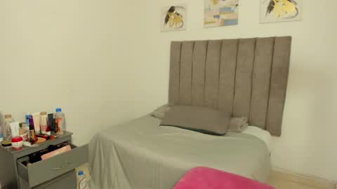 Snapshot of sarah__bigboobs chatting on 14, 10, 2025 sarah__bigboobs online show from 14, 10, 2025