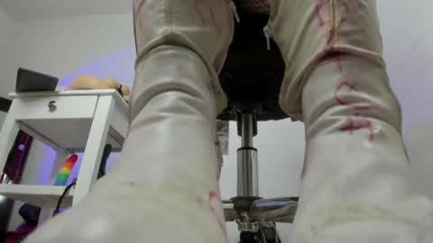 Snapshot of sarah_mistress_ chatting on 18, 6, 2026 Sarah online show from 18, 6, 2026