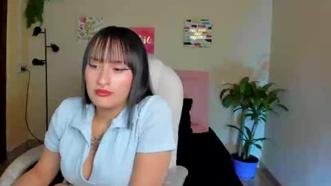 Sarah Ramirez online show from 25, 2, 2025