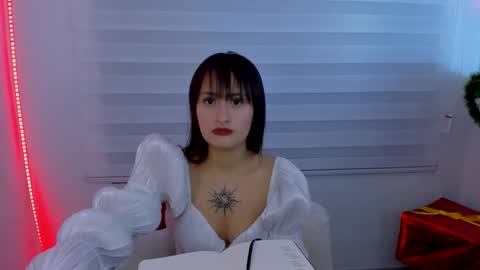 Sarah Ramirez online show from 27, 11, 2025