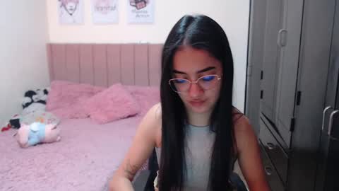 Snapshot of sarah_stone15 chatting on 7, 1, 2025 Sarah online show from 7, 1, 2025