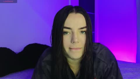 Snapshot of sarah_swtt chatting on 29, 11, 2025 - next broadcast 28 nov 7 pm Col online show from 29, 11, 2025