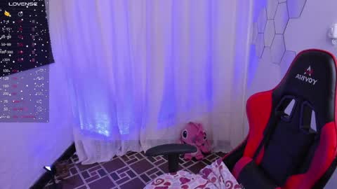 Snapshot of sarah_t_ chatting on 14, 5, 2026 Sarah online show from 14, 5, 2026