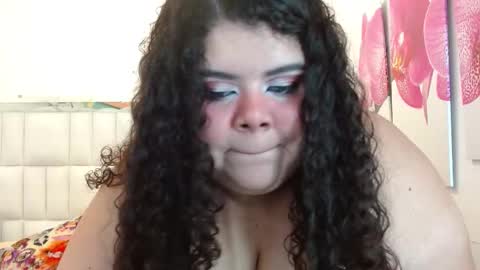 SarahBowiie online show from 12, 11, 2025