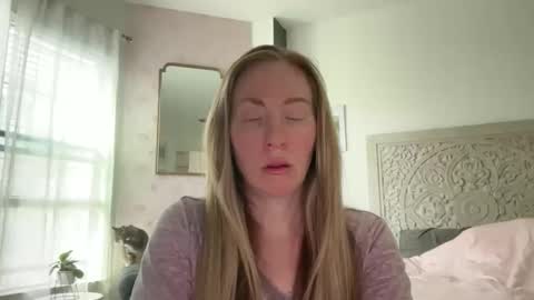 Snapshot of sarahgiroux86 chatting on 11, 4, 2026 Sarah online show from 11, 4, 2026