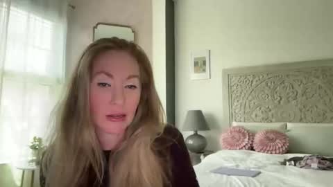 Snapshot of sarahgiroux86 chatting on 30, 4, 2026 Sarah online show from 30, 4, 2026