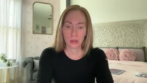 Snapshot of sarahgiroux86 chatting on 30, 6, 2026 Sarah online show from 30, 6, 2026