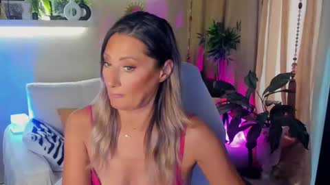 Divine Sarah NONUDE model online show from 17, 6, 2026