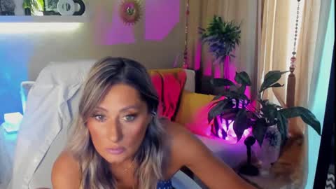 Divine Sarah NONUDE model online show from 10, 7, 2026