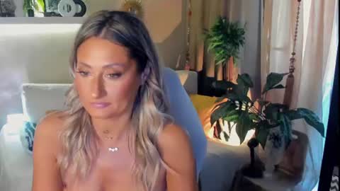 Divine Sarah NONUDE model online show from 14, 7, 2026