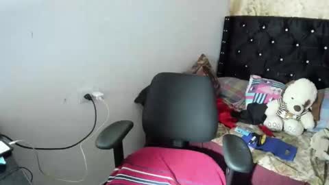 Snapshot of sarahlovexxv chatting on 13, 10, 2025 Sarah online show from 13, 10, 2025