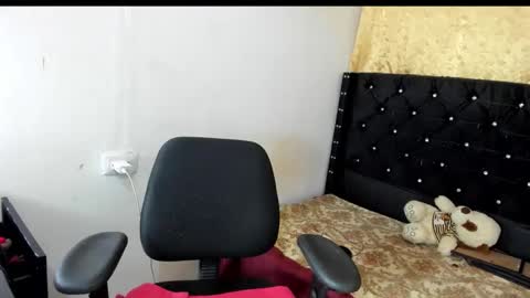 Snapshot of sarahlovexxv chatting on 18, 10, 2025 Sarah online show from 18, 10, 2025