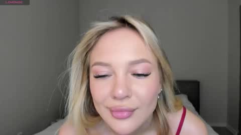 Snapshot of sarahphyllis chatting on 13, 11, 2025 sarahphyllis online show from 13, 11, 2025