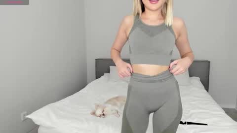 Snapshot of sarahphyllis chatting on 14, 11, 2025 sarahphyllis online show from 14, 11, 2025