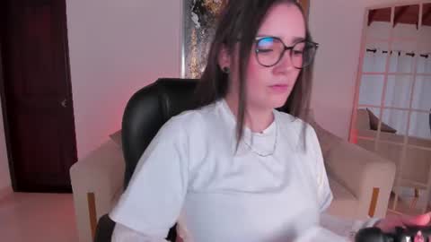 Sarah Rhodes online show from 30, 6, 2026