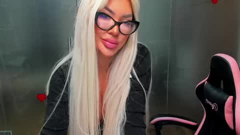Snapshot of sarahstone_ chatting on 28, 5, 2026 Sarah online show from 28, 5, 2026