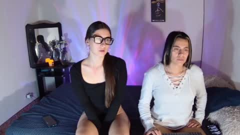 Sarajonnes4 online show from 8, 4, 2026